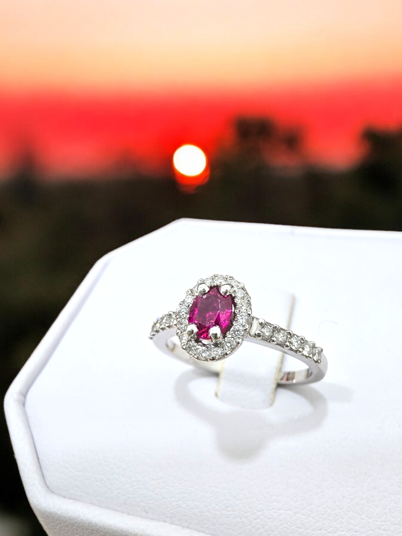 Anello ''Margaret'' Rubino 750/1000